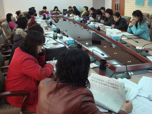 解决人口问题的政策_计划生育政策面临重大调整 将统筹解决人口问题(2)