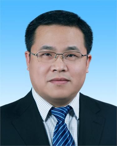 董鹏 (1)